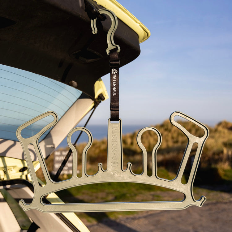WETSUIT HANGER - 100% recycled fishing gear