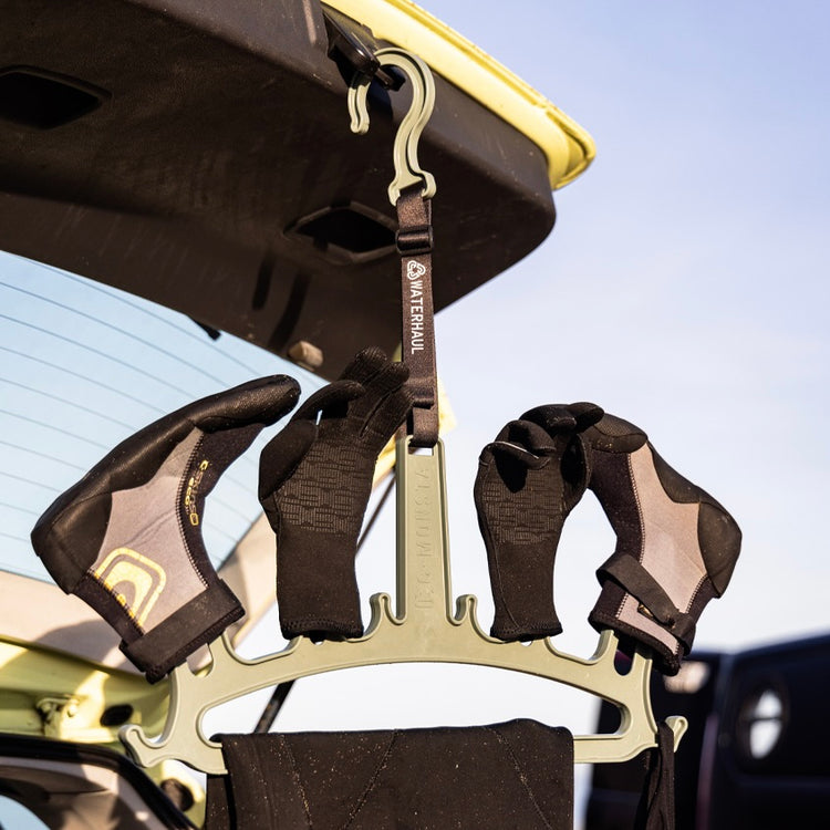 WETSUIT HANGER - 100% recycled fishing gear