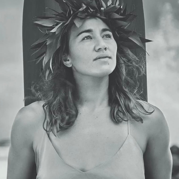 HAWAII GOLD / CARISSA MOORE - A celebration of surfing