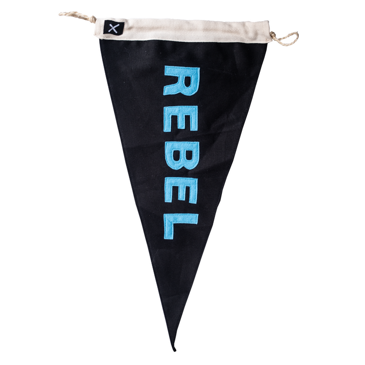 REBEL x Malorie Knox Flagge