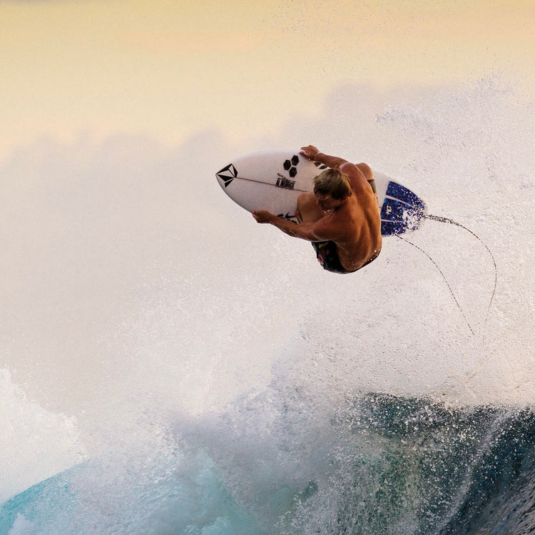 THE SURFER'S JOURNAL 34.1