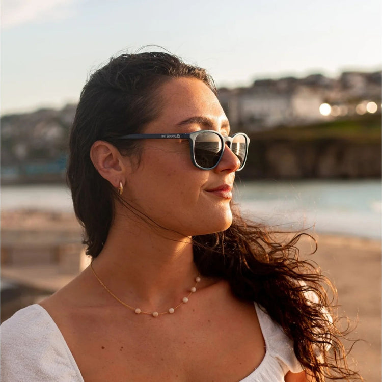 KYNANCE NAVY SUNGLASSES - Polarised Grey Lens