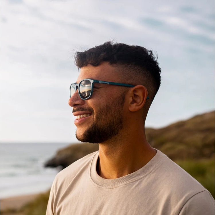 KYNANCE NAVY SUNGLASSES - Polarised Grey Lens