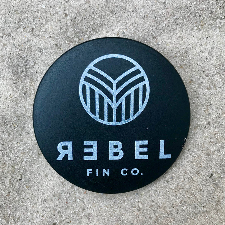 Taschenaschenbecher aus Post-Consumer Kunststoff - REBEL FIN CO.
