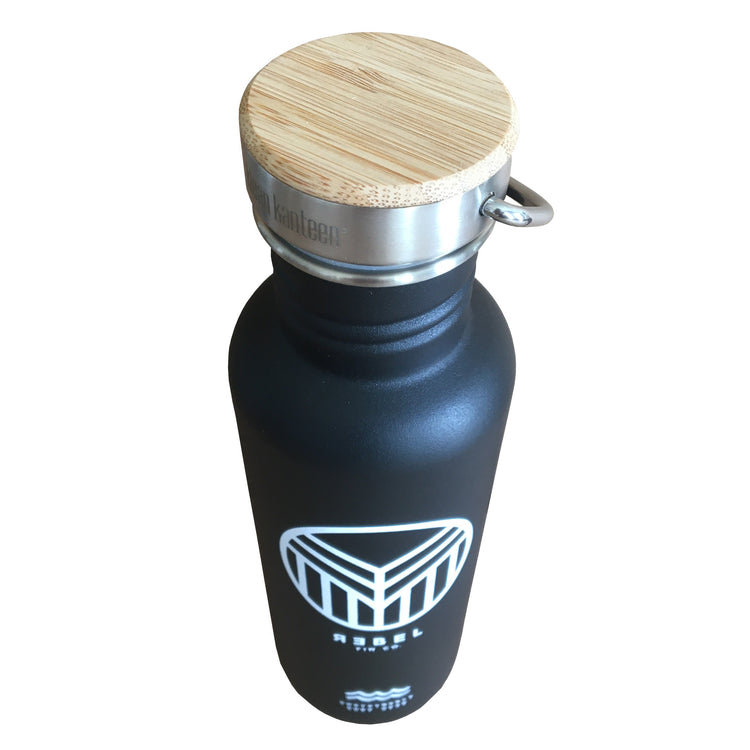 Klean_Kanteen_Nachhaltige_Trinkflasche_Schwarz_Rebel_Fin_Co_01