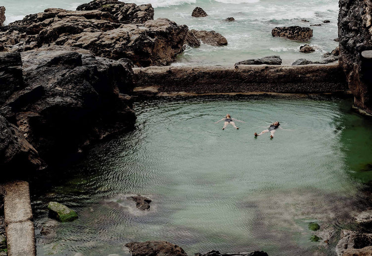 WOMEN MAKING WAVES - Trailblazing surfers in and out of the water - REBEL FIN CO.