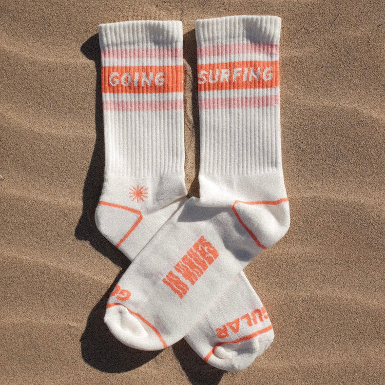 SURF & SKATE SOCKS "Going Surfing"