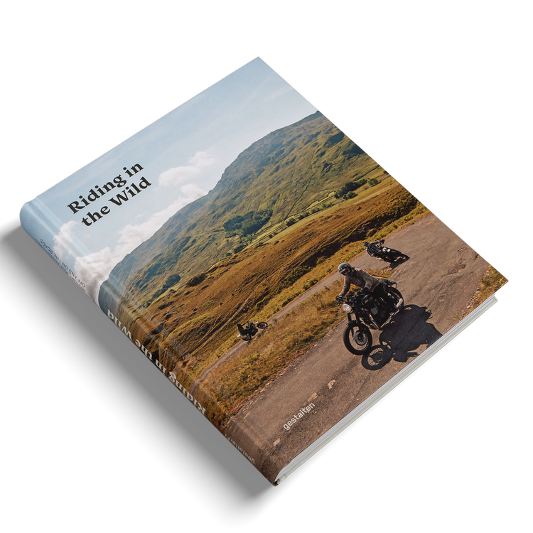 RIDING THE WILD - On the Road Around the World (French & English)