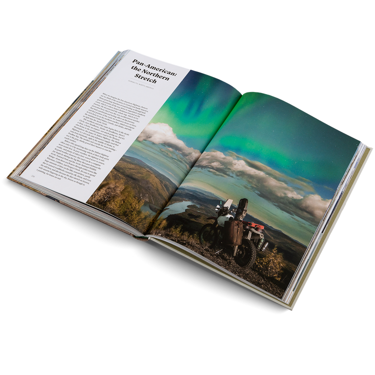 RIDING THE WILD - On the Road Around the World (French & English)