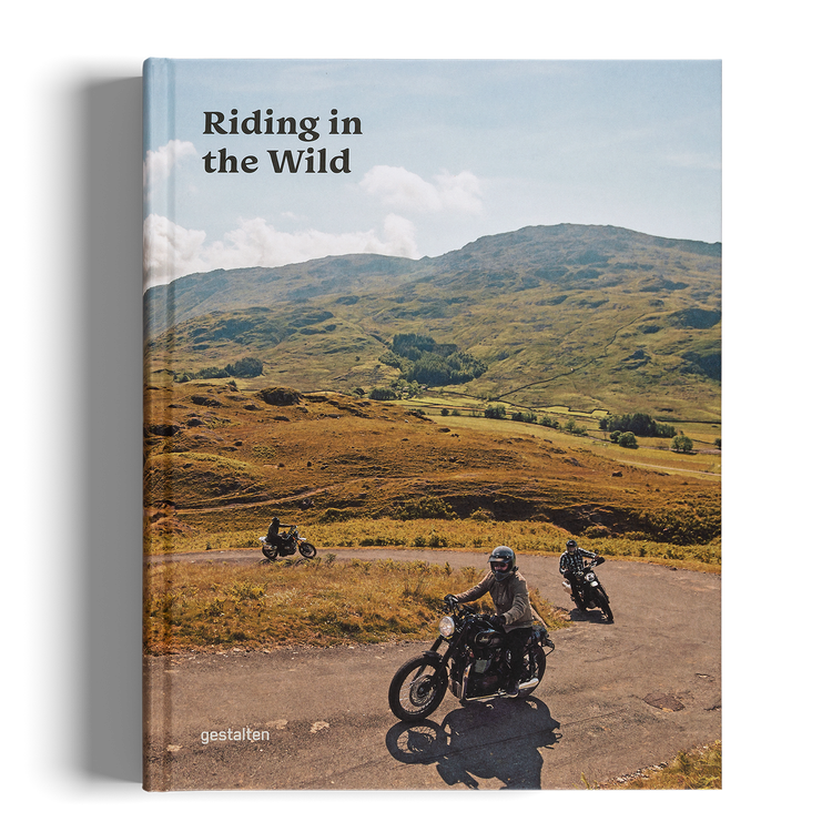 RIDING THE WILD - On the Road Around the World (French & English)