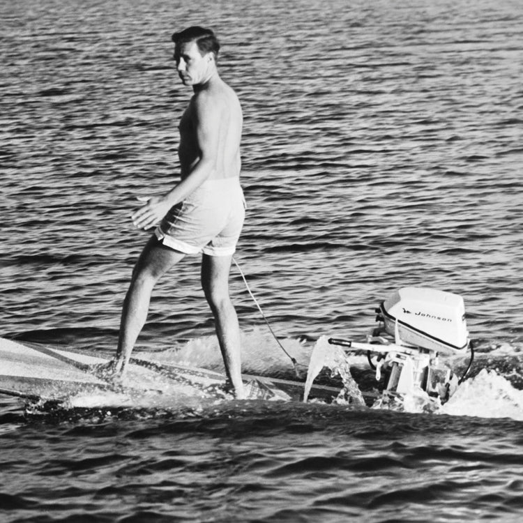 THE SURFER'S JOURNAL 35.4
