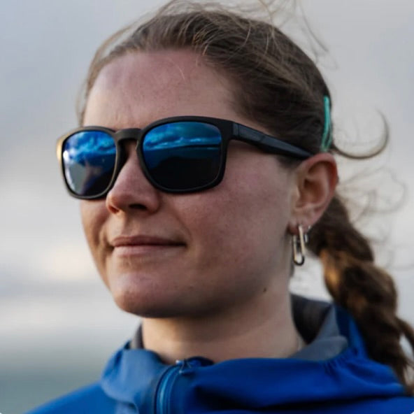 TOWAN BLACK SUNGLASSES - Blue Mirror Polarised Lens