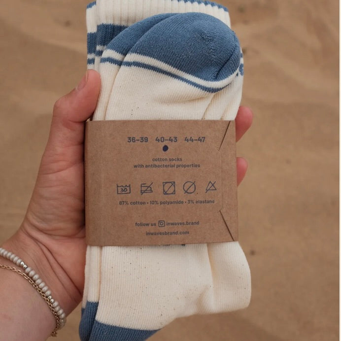 SURF & SKATE SOCKS "Happiness Comes In Waves"