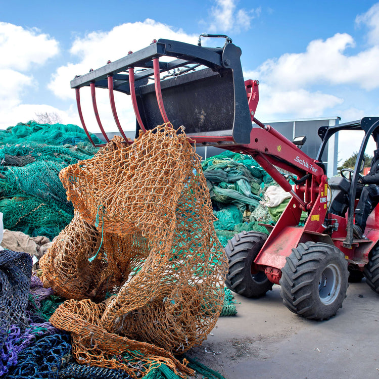 Frisbee aus recycelten Fischernetzen - REBEL FIN CO.