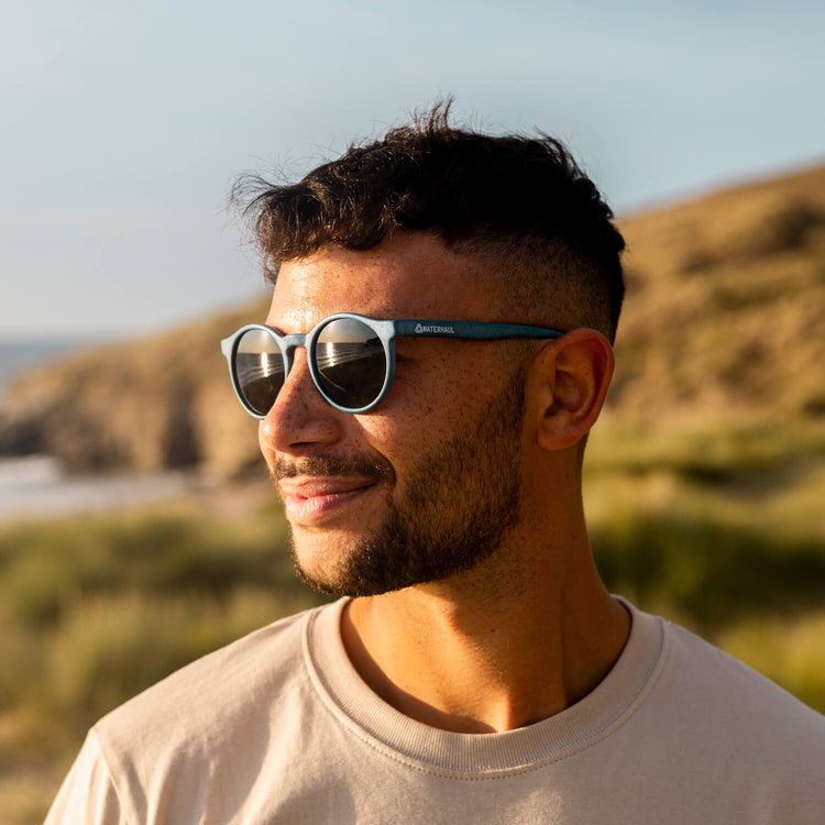 HARLYN NAVY SUNGLASSES - Grey Lens