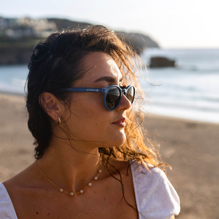 HARLYN NAVY SUNGLASSES - Grey Lens